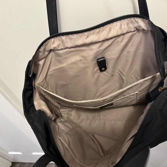 Tumi Classic Black Tote Bag - Picture 4 of 7